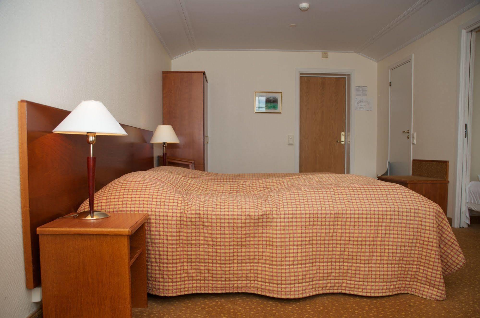 Klaekken Hotel Хьонефос Екстериор снимка